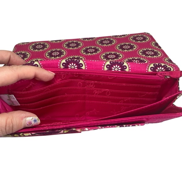 Vera Bradley Very Berry Pink and Green Paisley Wallet Card Slots Zip Pocket - Picture 5 of 11